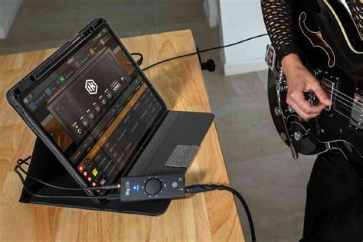 How do I connect iRig 2?